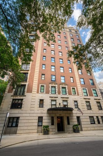 1325 Astor St, Chicago IL 60610-2364 exterior