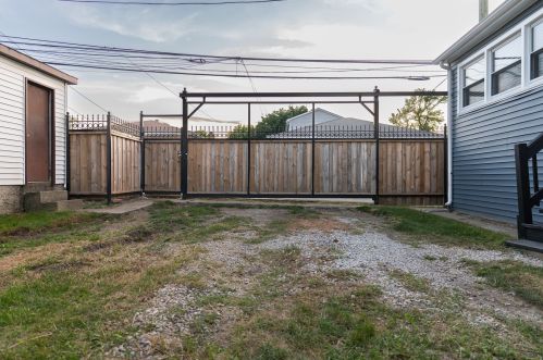 6345 Eddy St, Chicago IL 60641-3246 exterior