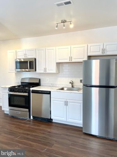 1838 C St, Washington DC  20003-2523 exterior