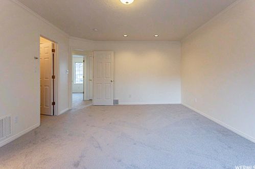 9525 Shoshone Ct, Sandy UT 84092-3074 exterior