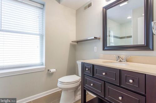 230 Ellsworth St, Philadelphia PA 19146-3012 exterior