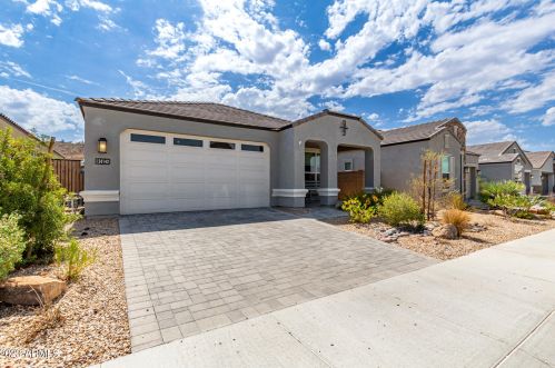 24142 20th Pl, Phoenix AZ  85024-7533 exterior