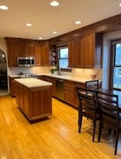 1098 Amberwood Dr, Bull Valley, IL 60014-8500