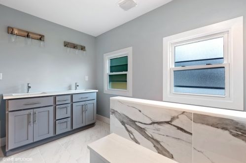 5446 Ludlam Ave, Chicago IL  60630-1414 exterior