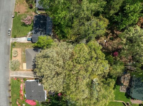 3011 Masonic Dr, Greensboro NC 27403-1934 exterior