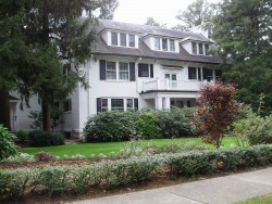 257 Prince St, Newton, MA 02465-2954