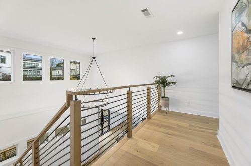 2020 Cambridge Ave, Atlanta GA 30337-1816 exterior