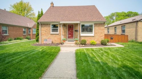 9014 Center St, Milwaukee, WI 53222-4625