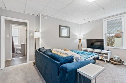 17 Lelia St, Pittsburgh PA 15211-2228 exterior