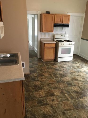 2247 17th St, Milwaukee, WI 53205-1221