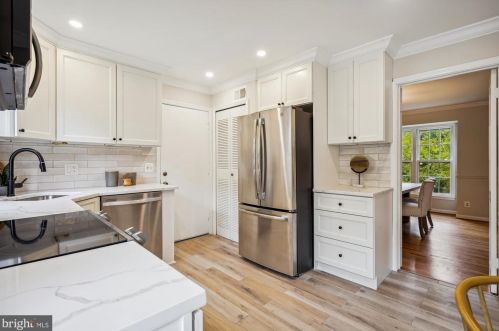 8718 Linton Ln, Alexandria, VA 22308-2435