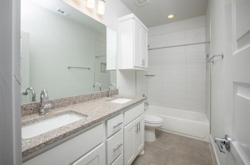 2011 Belford Dr, Austin TX 78757-8207 exterior