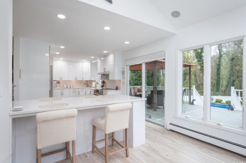 31 Craig Dr, Huntington Station NY 11746-4704 exterior