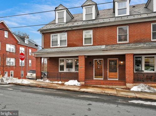 1132 Mahantongo St, Primrose, PA 17901-3028