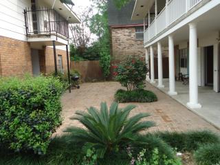 420 Steele Blvd, Baton Rouge LA  70806-5183 exterior