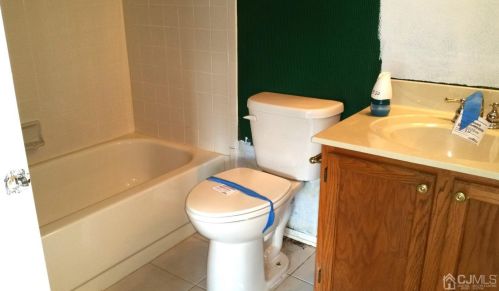 405 Porter Way, Bridgewater NJ 08807-3537 exterior