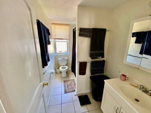 60 Lk St, Webster MA 01570-2605 exterior