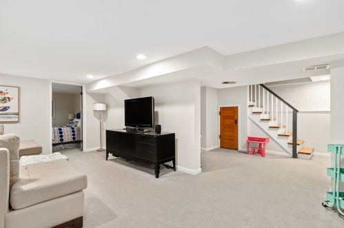 2818 Albany Ave, Chicago IL 60618-7605 exterior