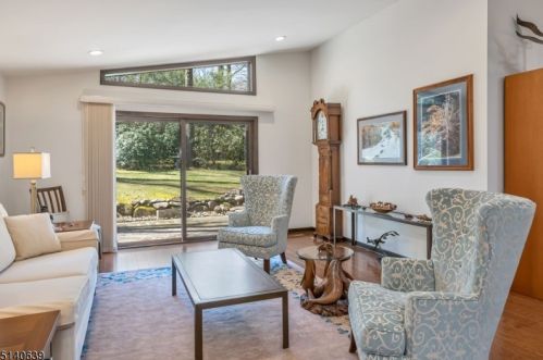 1 Roc Etam Rd, Parsippany NJ 07834-9633 exterior