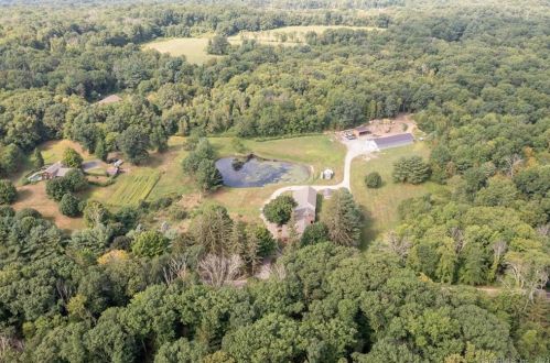 325 Hl Rd, Torrington CT 06790-5834 exterior