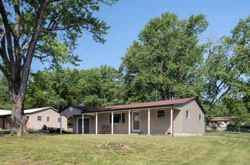 4724 Valley St, Spring Bluff, MO 63080-2825