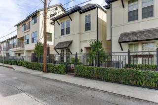 2211 Bastrop St, Houston TX  77003-5915 exterior