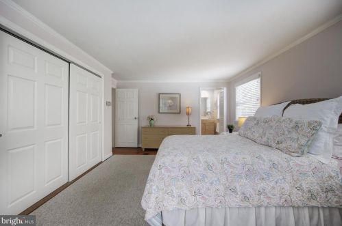 735 Hickory Ln, Berwyn PA 19312-1438 exterior