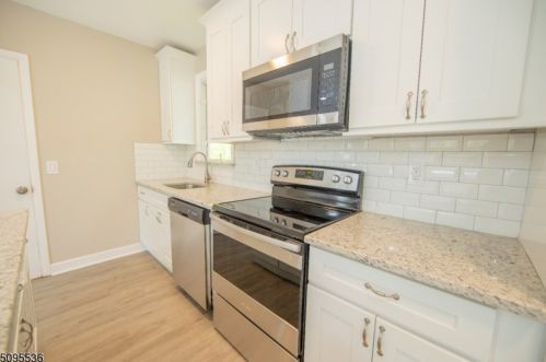 451 River Rd, Rahway NJ  07065-4203 exterior