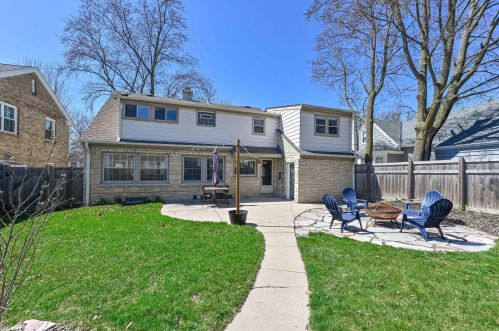 2110 91st St, Milwaukee WI  53226-2604 exterior