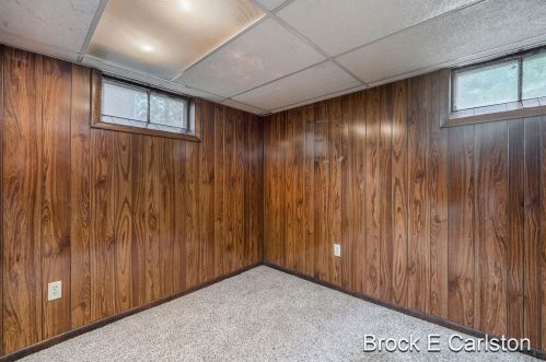 860 Brookside Dr, Meskegon MI 49441-5364 exterior