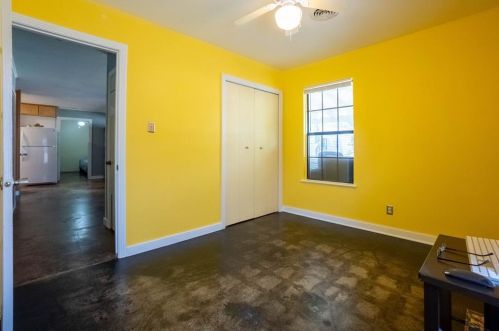 7401 Eastcrest Dr, Austin TX 78752-1424 exterior