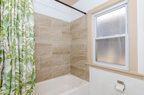 7942 Kenwood Ave, Chicago IL  60619-3411 exterior