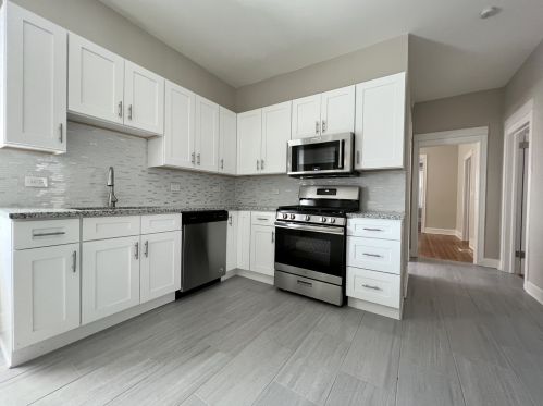 4447 Troy St, Chicago IL 60655-2317 exterior