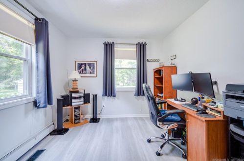 7 Brainard Rd, Enfield CT 06082-1941 exterior