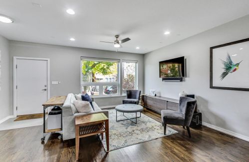 2100 Bingham St, Chicago IL 60647-4033 exterior