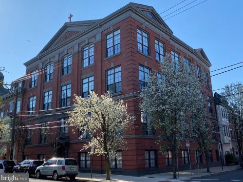 246 Fitzwater St, Philadelphia PA  19147-3305 exterior