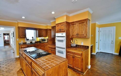 2724 Northlake Rd, Gainesville GA 30506-1835 exterior