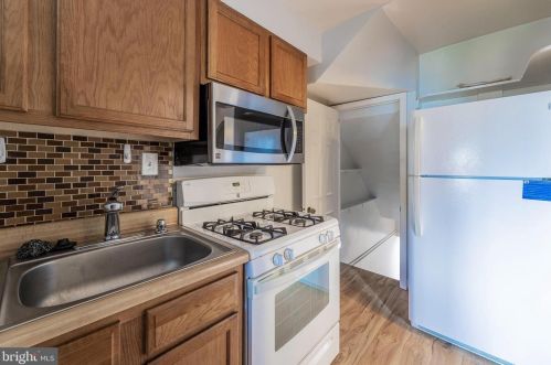 104 Lynhaven Dr, Alexandria VA  22305-3105 exterior