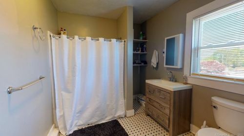 30 Chapman St, New Britain CT 06051-2807 exterior