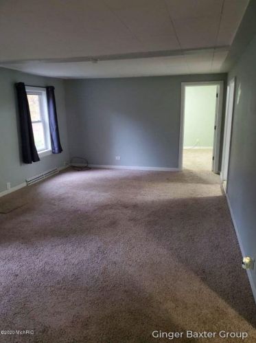 947 Ionia St, Belding MI 48809-1759 exterior