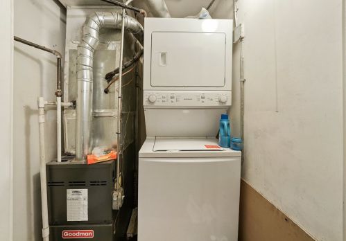 1338 Washtenaw Ave, Chicago IL 60645-3227 exterior