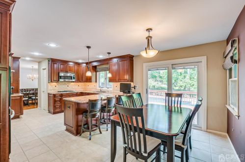 102 King St, Edison NJ 08820-1023 exterior