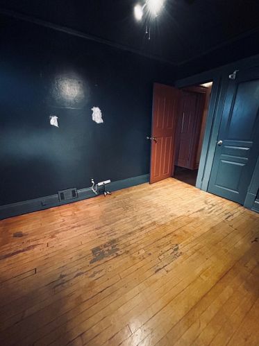 1261 36, Milwaukee WI 53215-1437 exterior