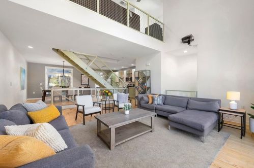 1278 Eames Grn, Atlanta GA 30318-4193 exterior