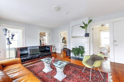 69 Arnold St, Providence RI 02906-1065 exterior