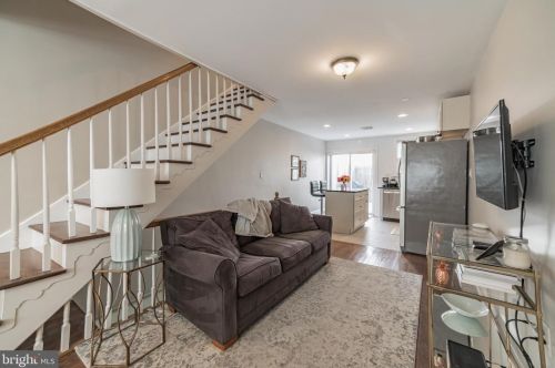 1016 Cleveland St, Philadelphia PA  19146-2649 exterior