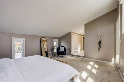 9200 Ironwood Ln, Milwaukee WI  53217-1211 exterior