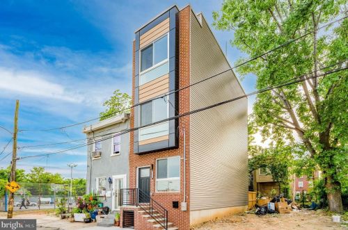 2014 Bodine St, Philadelphia PA  19122-1504 exterior