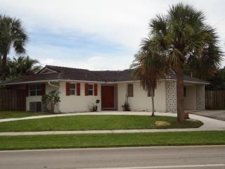 1346 Camino Real, Boca Raton FL  33486-8451 exterior