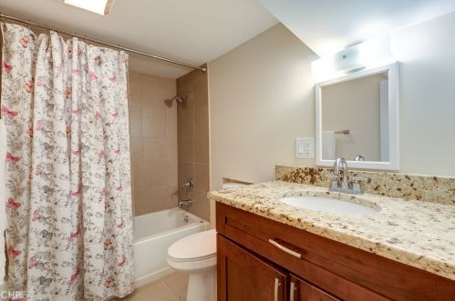 4951 Medill Ave, Chicago IL 60647-2424 exterior